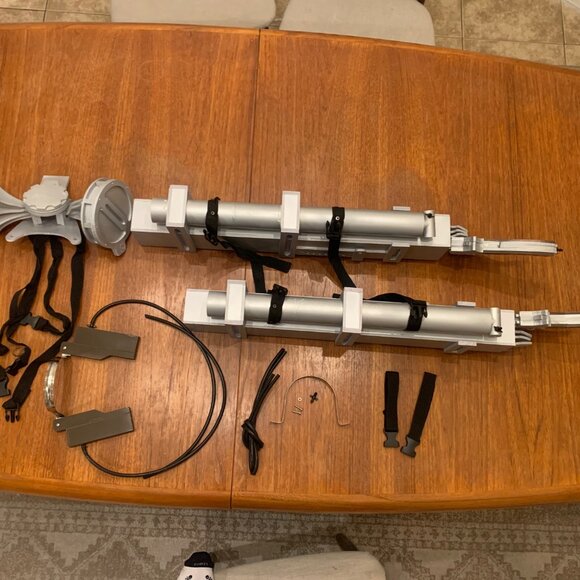 ODM Gear from Attack on Titan 3D Maneuver Gear Cosplay Eren, Mikasa, Levi, Armin - Picture 2 of 16